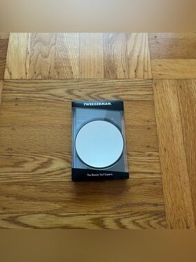 Tweezerman Magnification Mirror